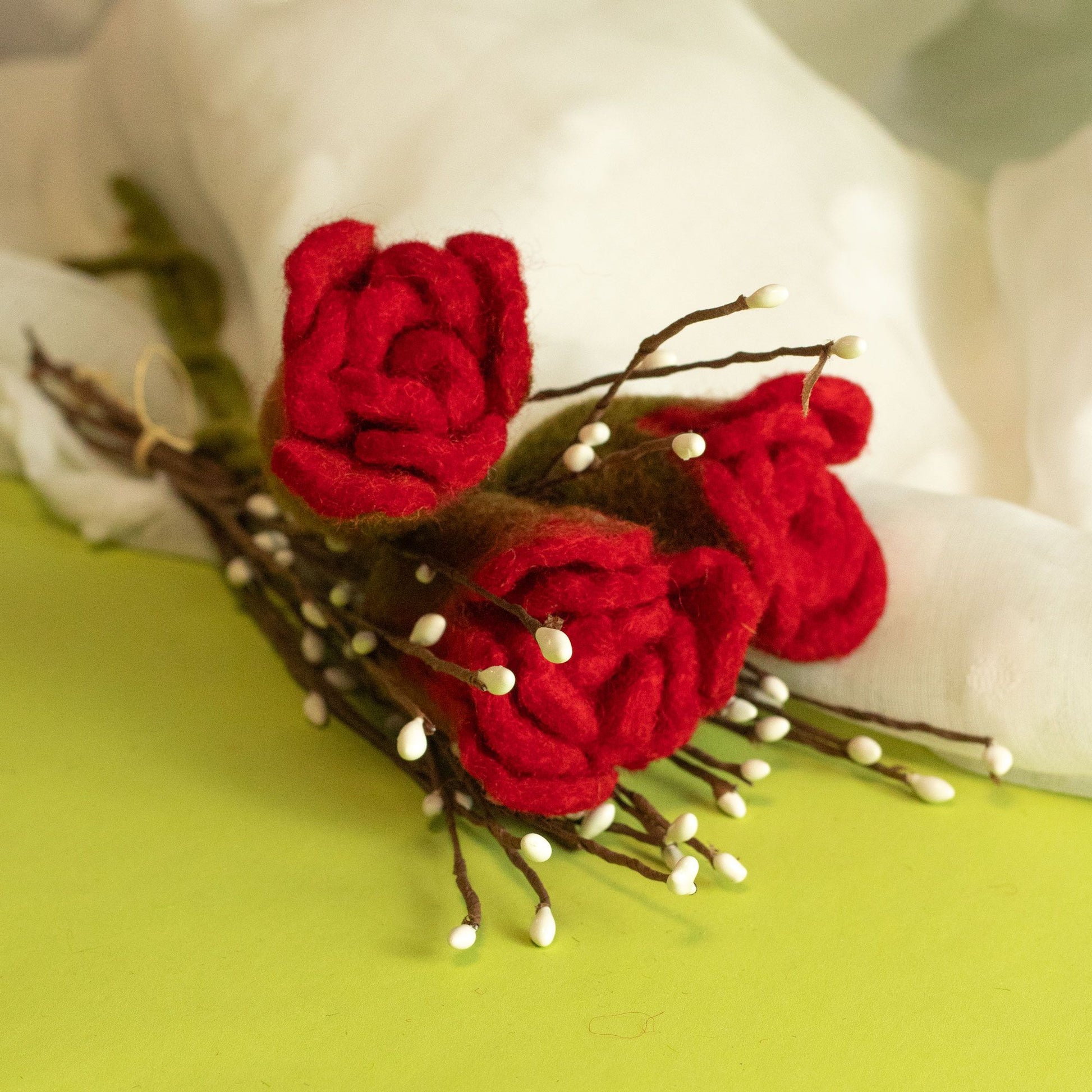 6x Felt Flowers - Red Roses