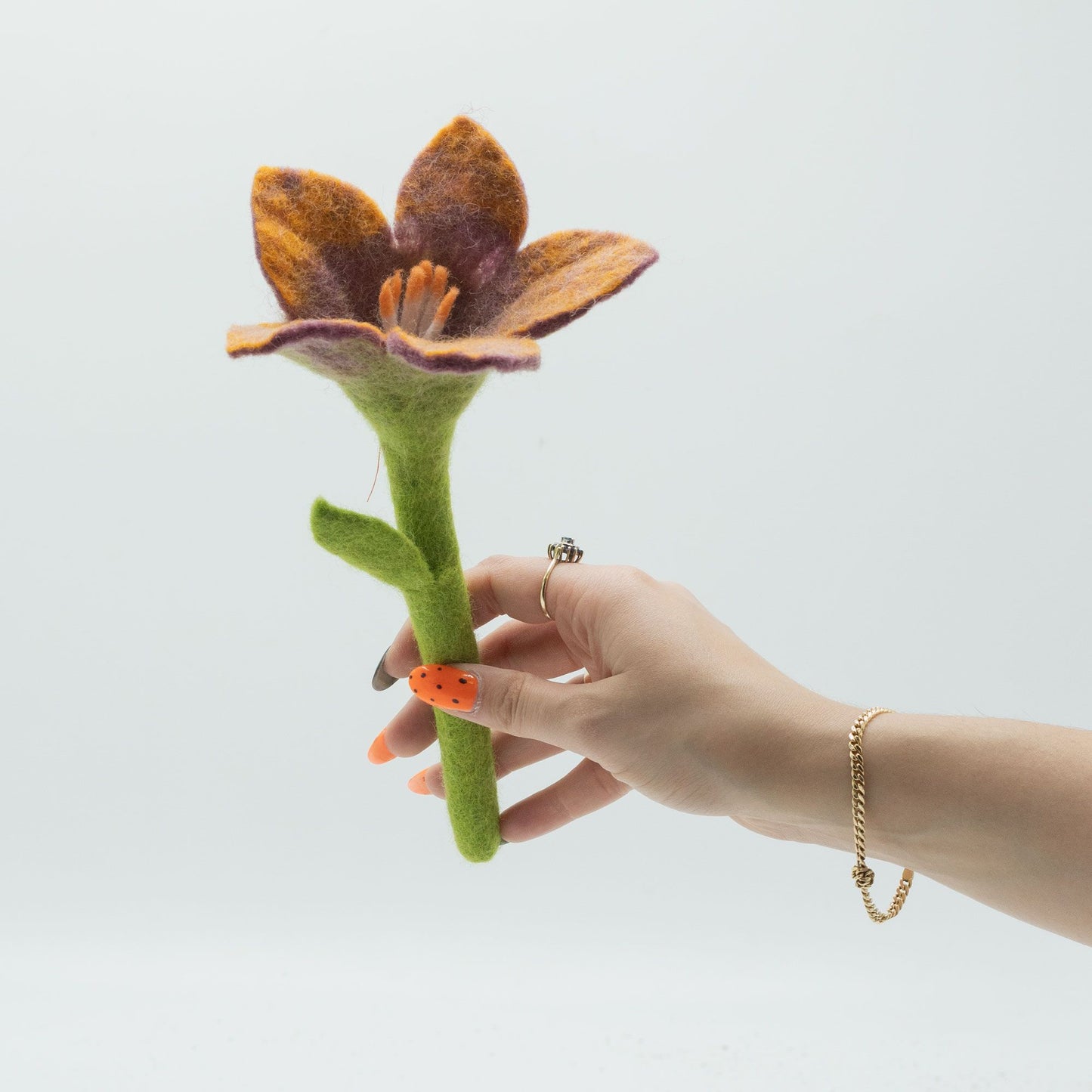 6x Felt Flowers - Lily (assorted colours)